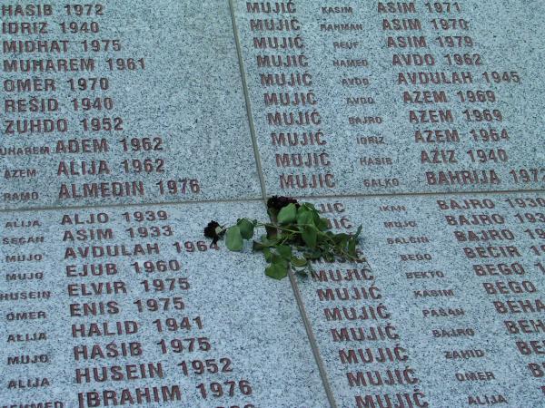 srebrenica-memorial